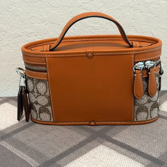 Coach Trail Bag in Crystal Signature, Limited Re-Edition 1994. NEW - Picture 2 of 10